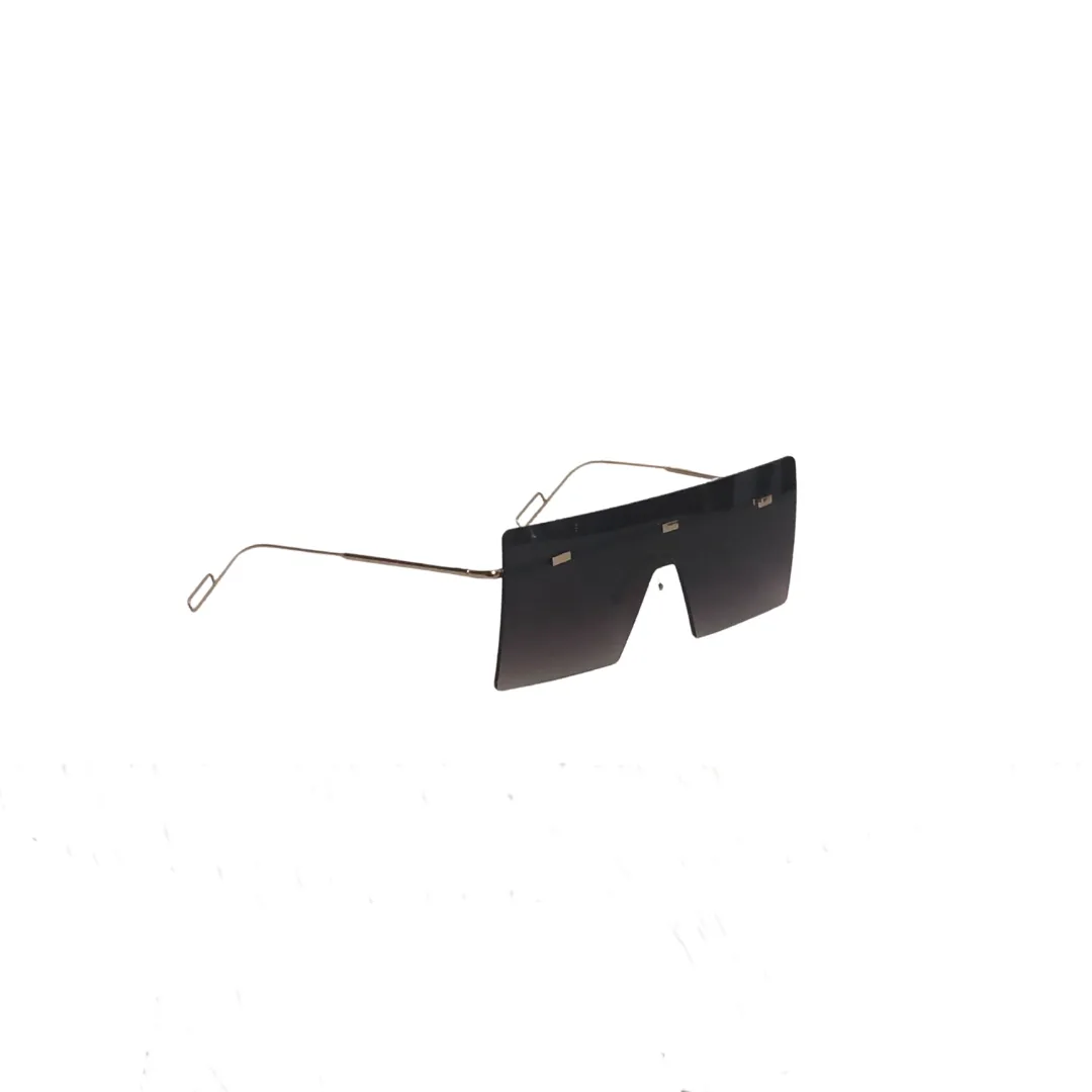 Bold Fashion Black Sunglasses