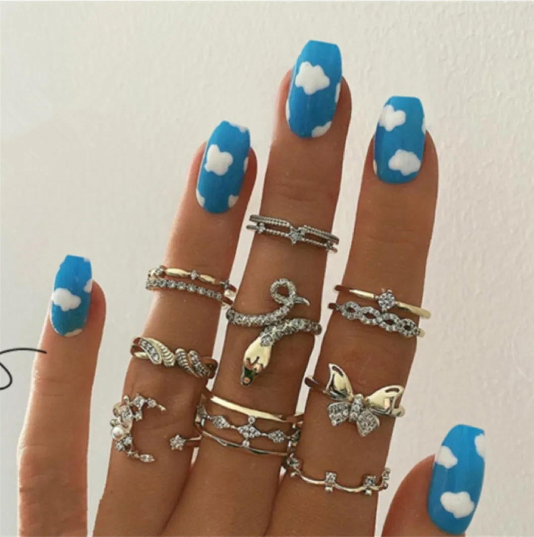 Clouds Press On Nails