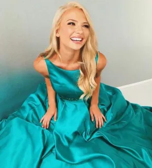 Elegant 2018 Bateau Sleeveless Long Prom/Evening Dress With Beading Satin Emerald Prom Dress Long