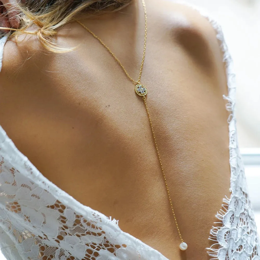 Elegant Crystal Pearl Pendant Backdrop Chain