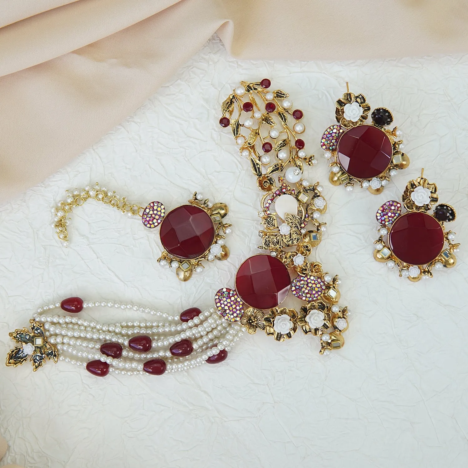 Exclusive Designer Necklace Set