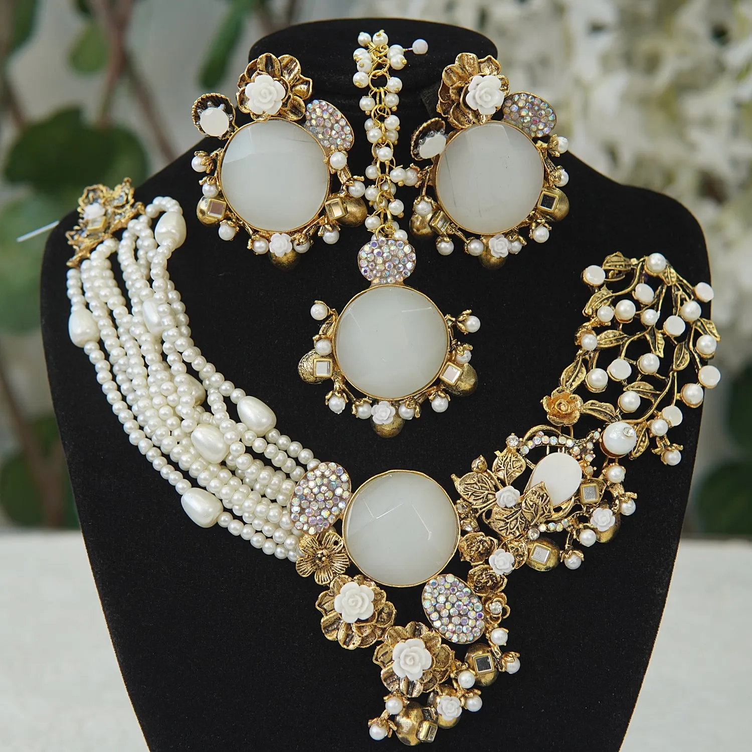 Exclusive Designer Necklace Set