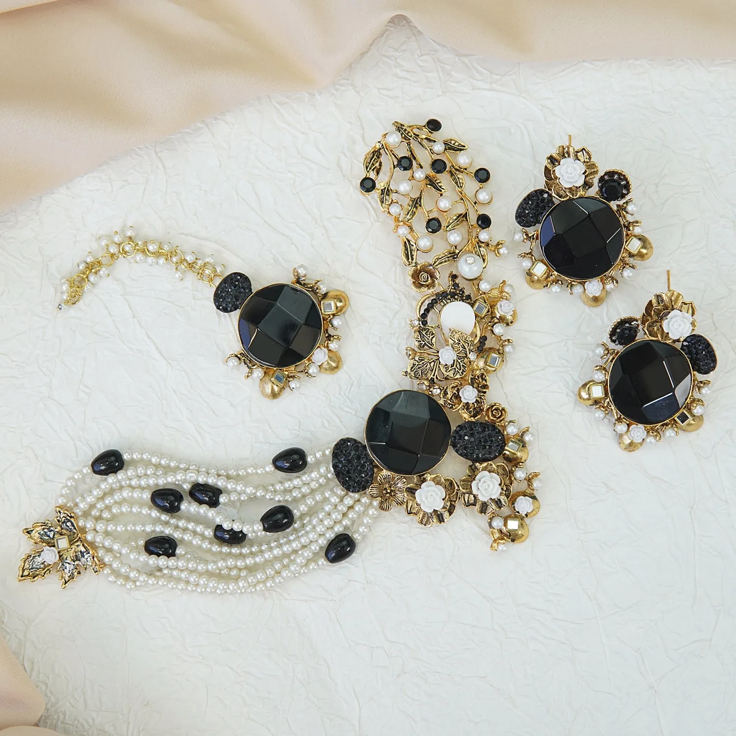 Exclusive Designer Necklace Set