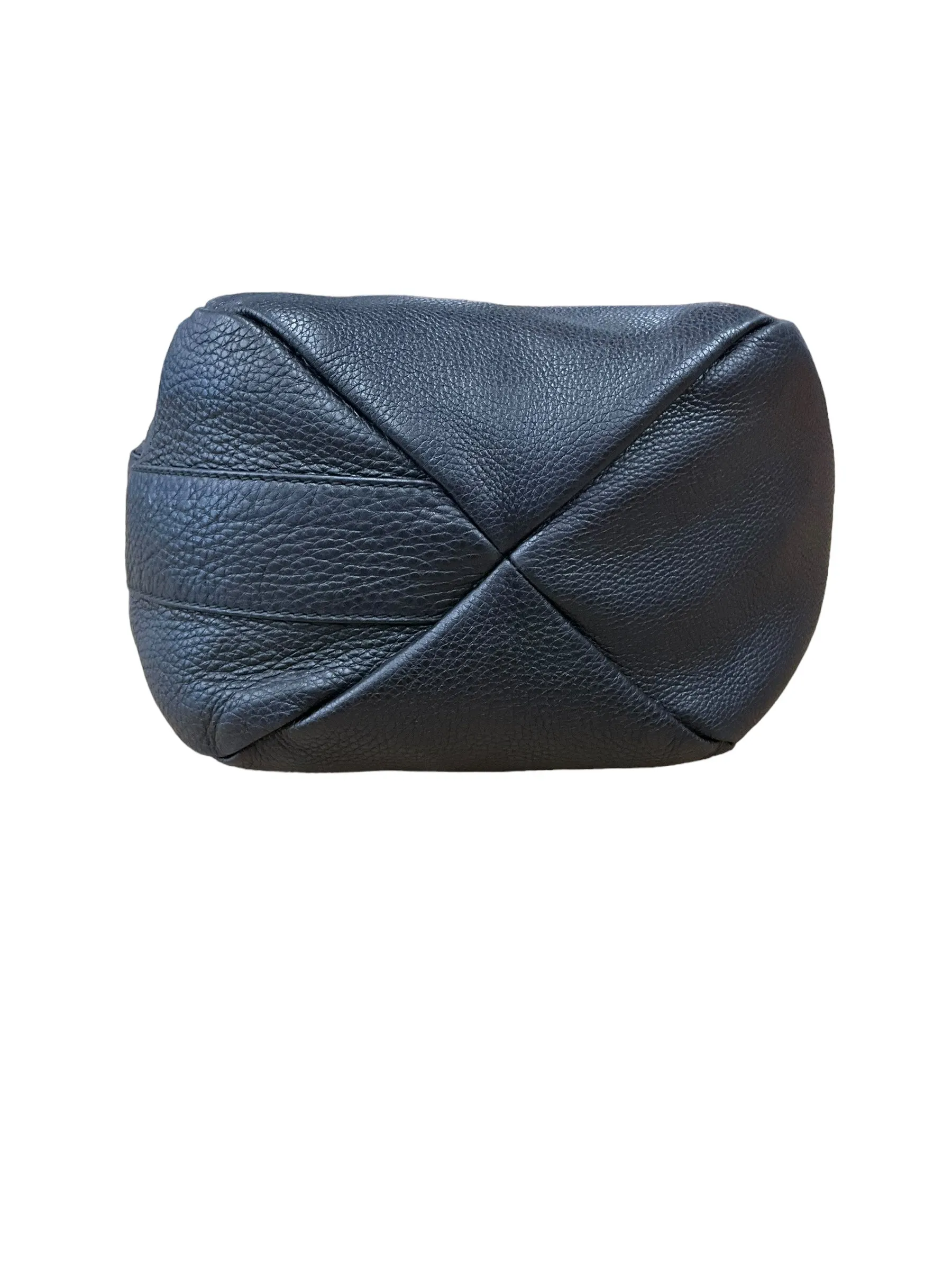 Handbag Luxury Designer By Gucci, Size: Medium