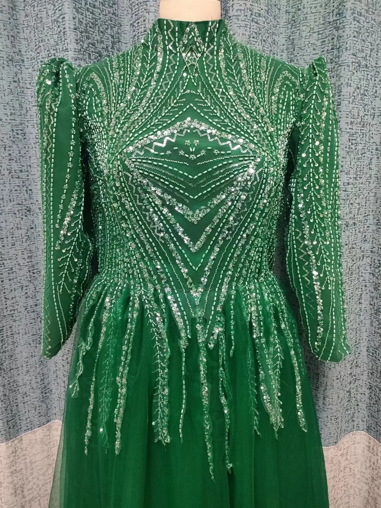 High Neck Luxury Beaded Emerald Green Tulle Women Formal Party Gowns