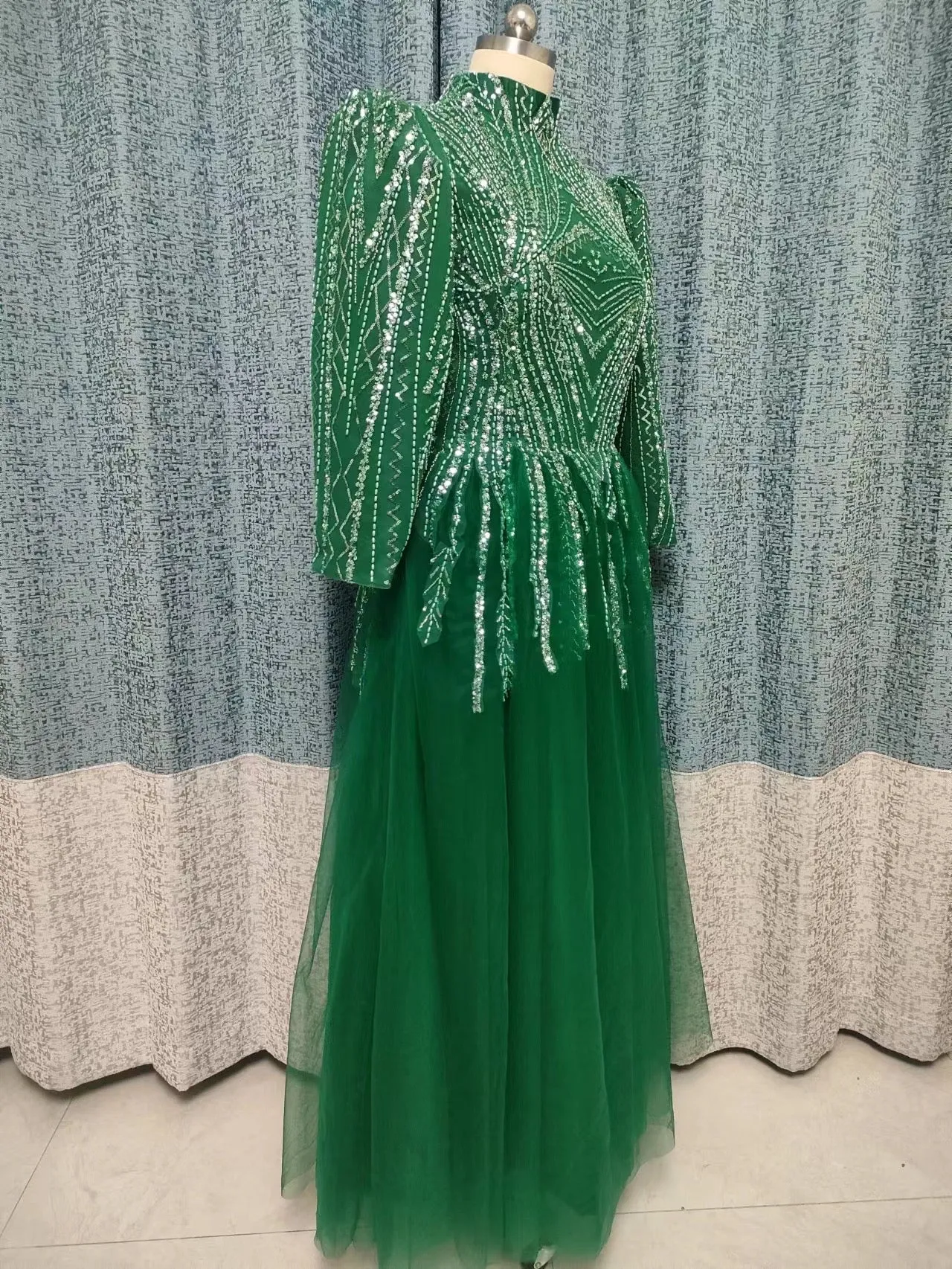 High Neck Luxury Beaded Emerald Green Tulle Women Formal Party Gowns