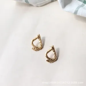 just-lil-things-gold-pin-earrings-jlt10719