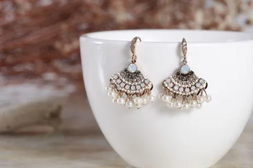 miniature fan shaped crystal studs