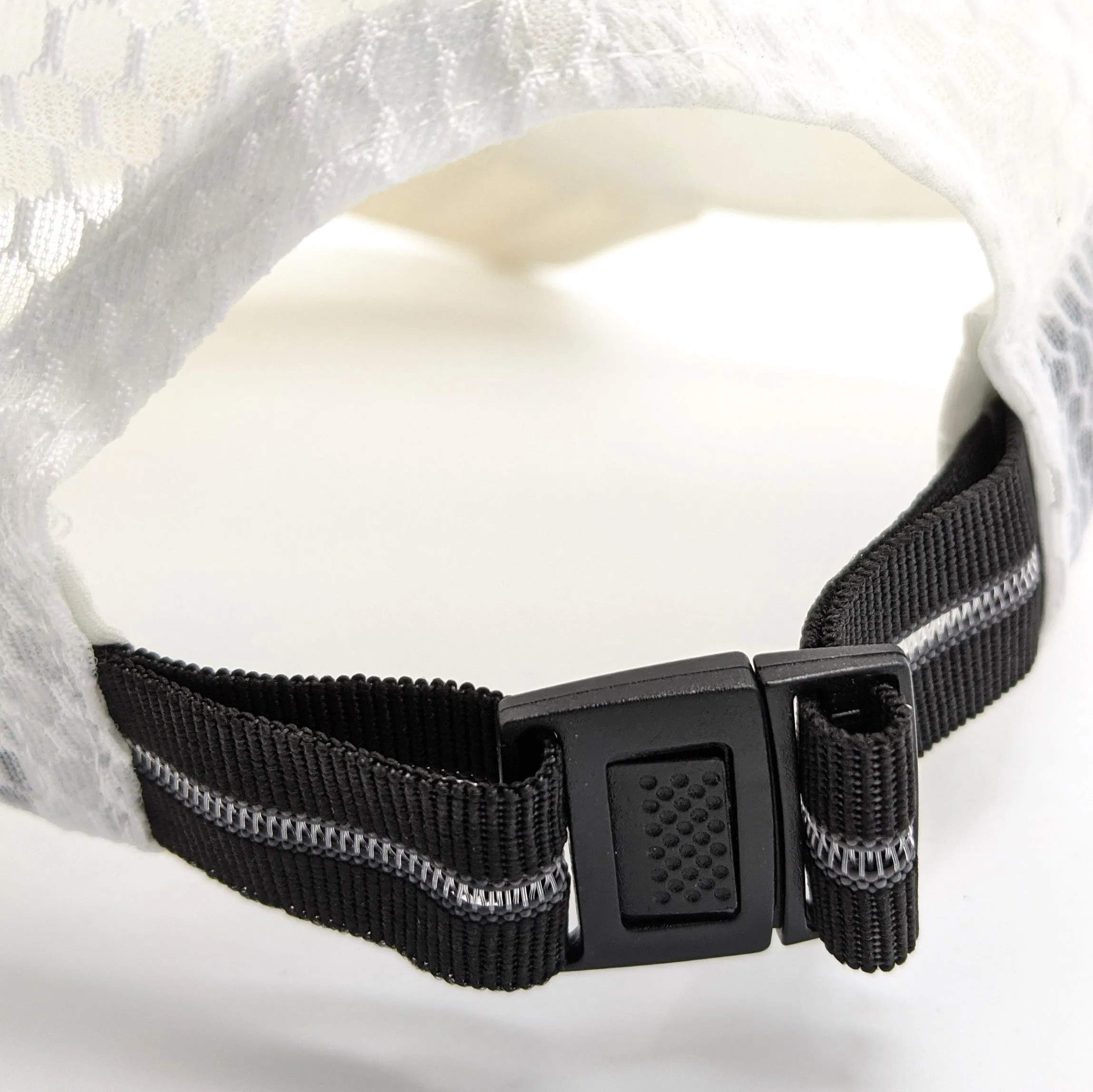 Performance Mesh Hat - White
