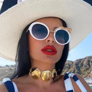 Round Sunglasses Women Luxury Brand Designer Zircon Sun Glasses UV400 Eyeglasses Personality Eyewear Crystal Leopard Shades