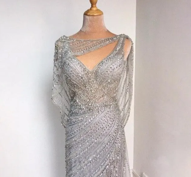 Sexy Champagne V-neck Luxury Evening Dress Diamond Beading Sleeveless Mermaid Formal Party Gown