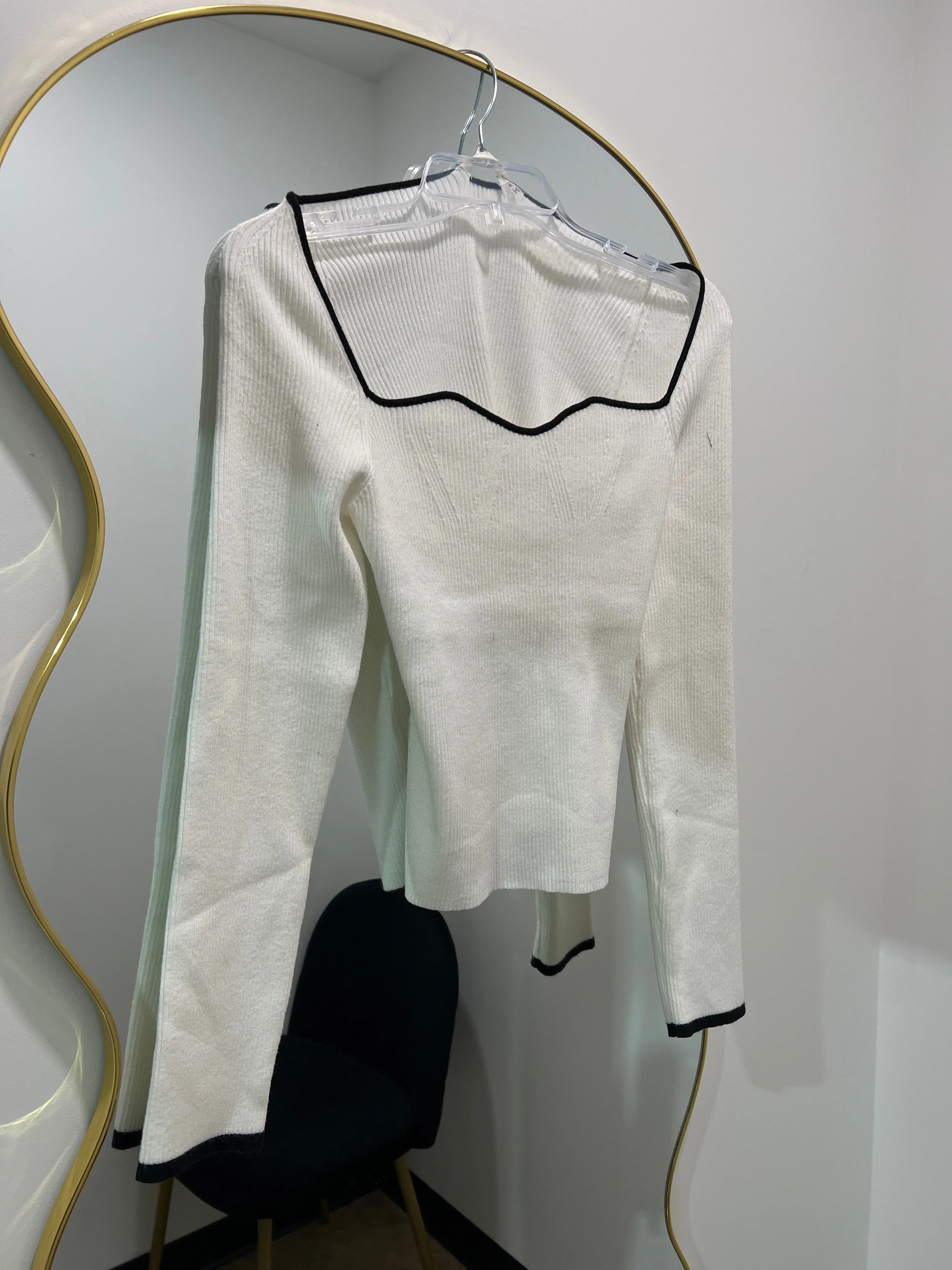 Square Neck Outline Sweater